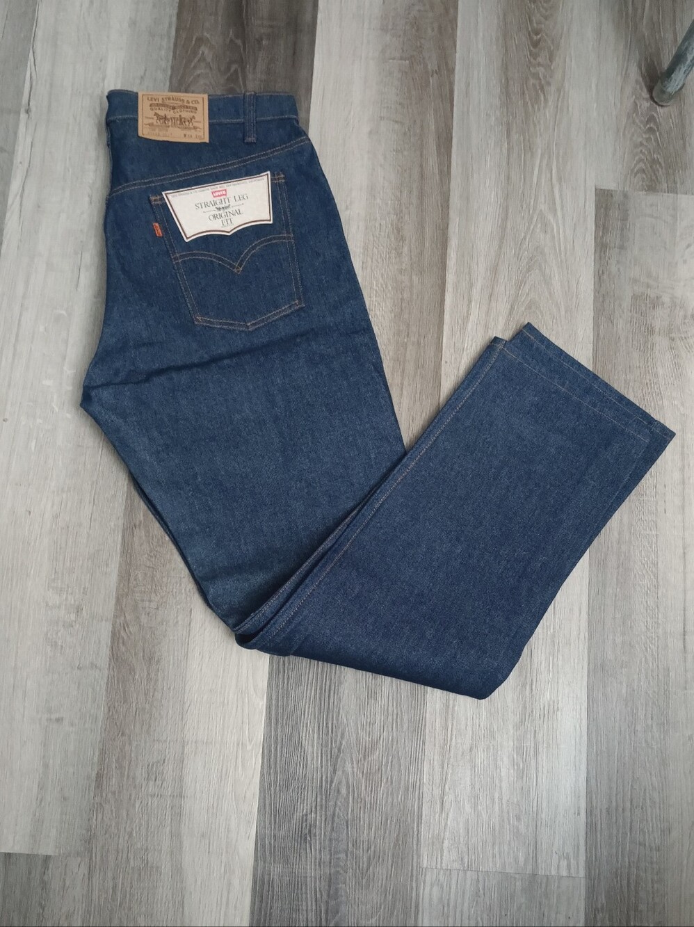 Levi's 20595-0217 Vintage 80's Men's Straight Leg Blue Jeans Size 38/32 In USA